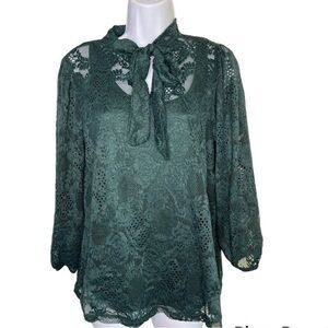 Cable & Gauge 2 in 1 lace long sleeve blouse